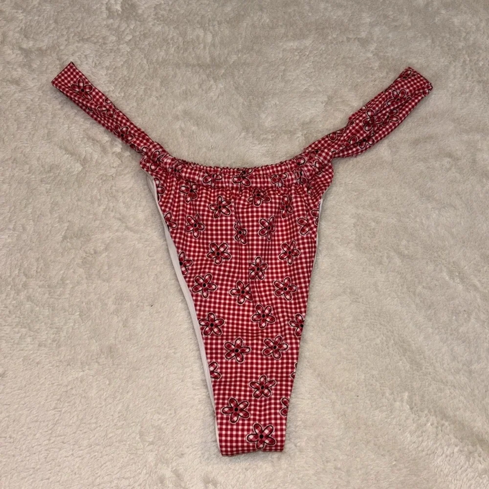 PINK by Frankie’s Bikinis 2 Piece Bikini